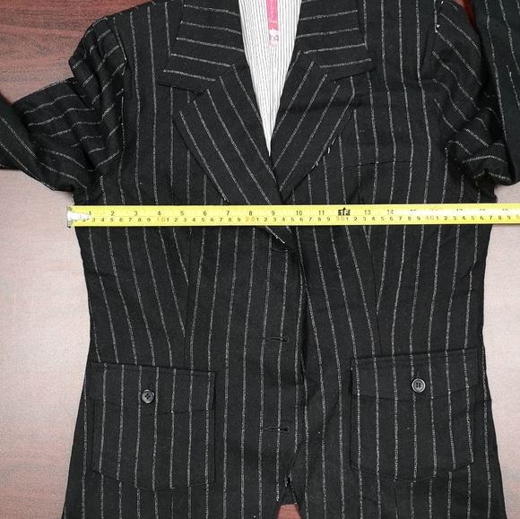 Blazer - Picture 7 of 8